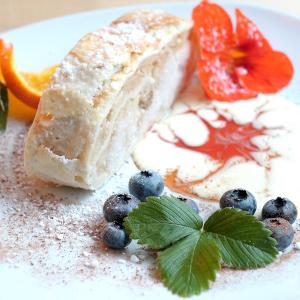 Strudel aus Rhöner Äpfeln mit Ost aus dem Biosphärenreservat